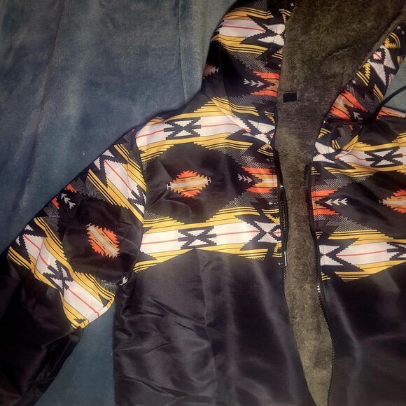 Men's Black Patterned Performance Jacket - Picture 2 of 3